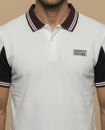 Polo manga corta con cuello acanalado a rayas y paneles contrastantes para hombre - Crudo