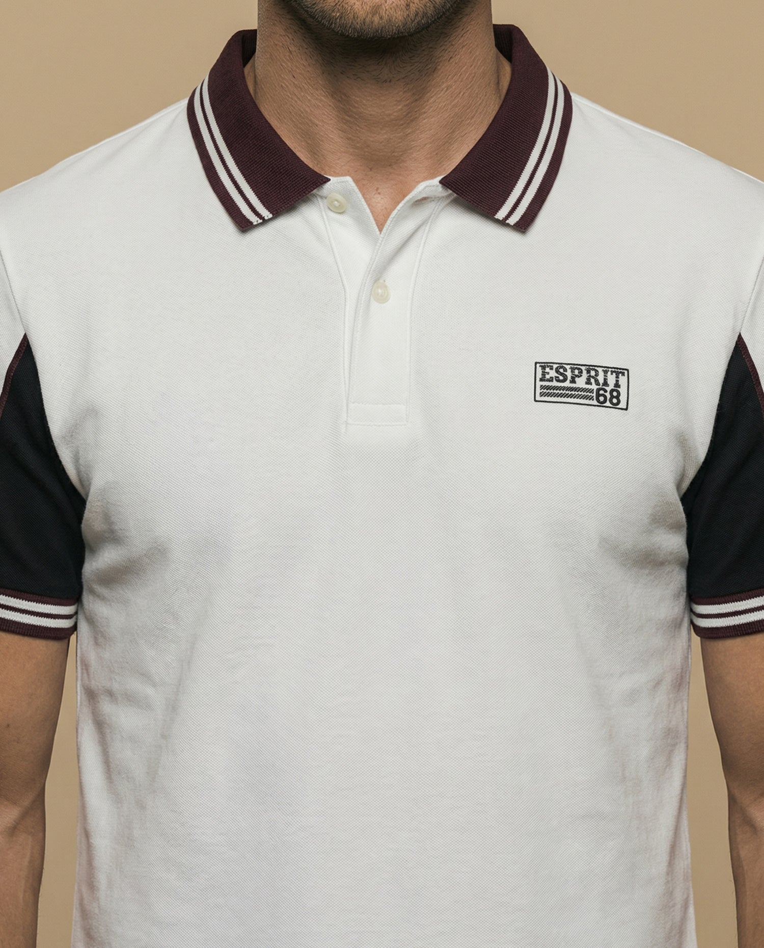 Polo manga corta con cuello acanalado a rayas y paneles contrastantes para hombre - Crudo