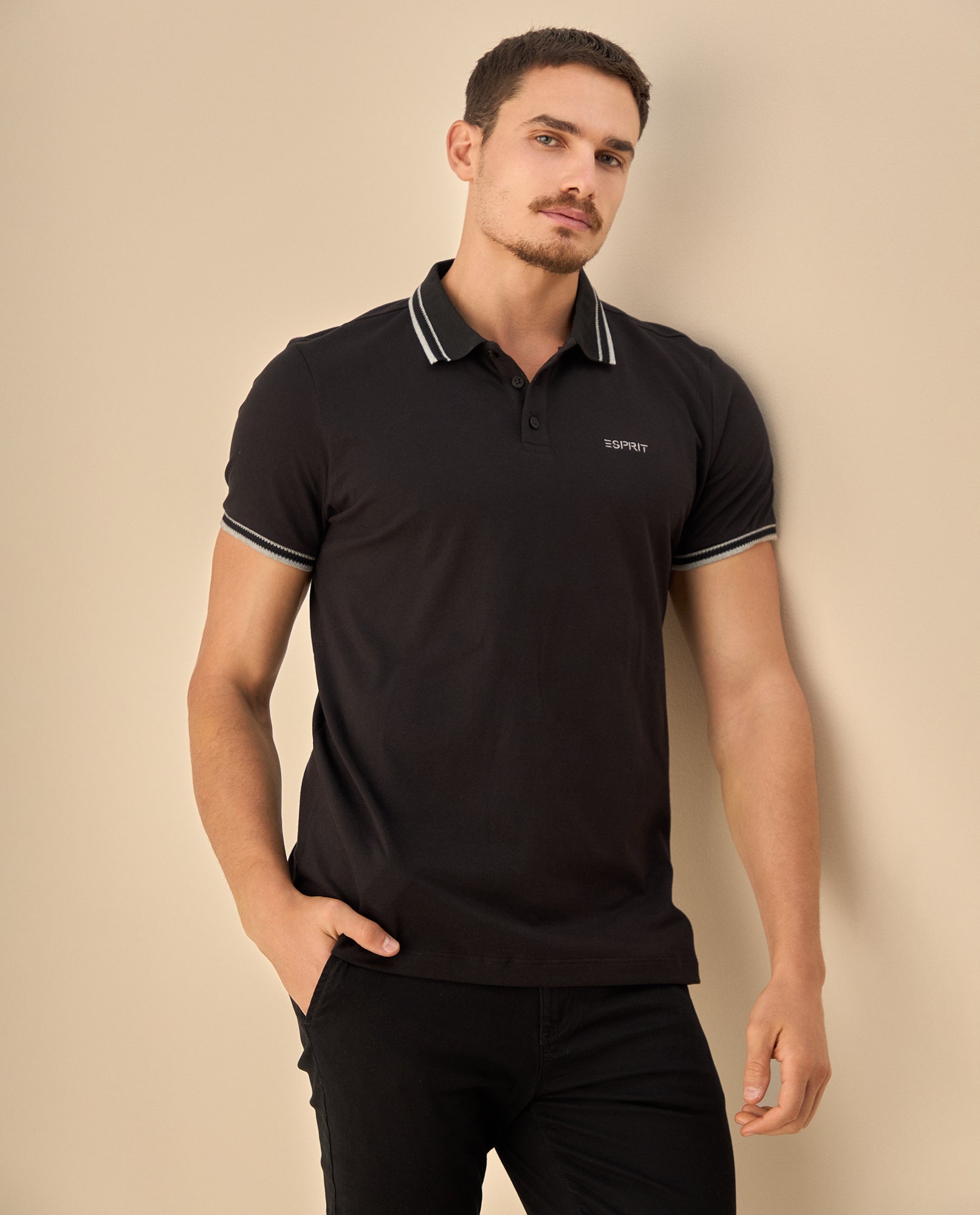 Polo con Ribetes Premium - Negro 34_305G307_NEG193909_0