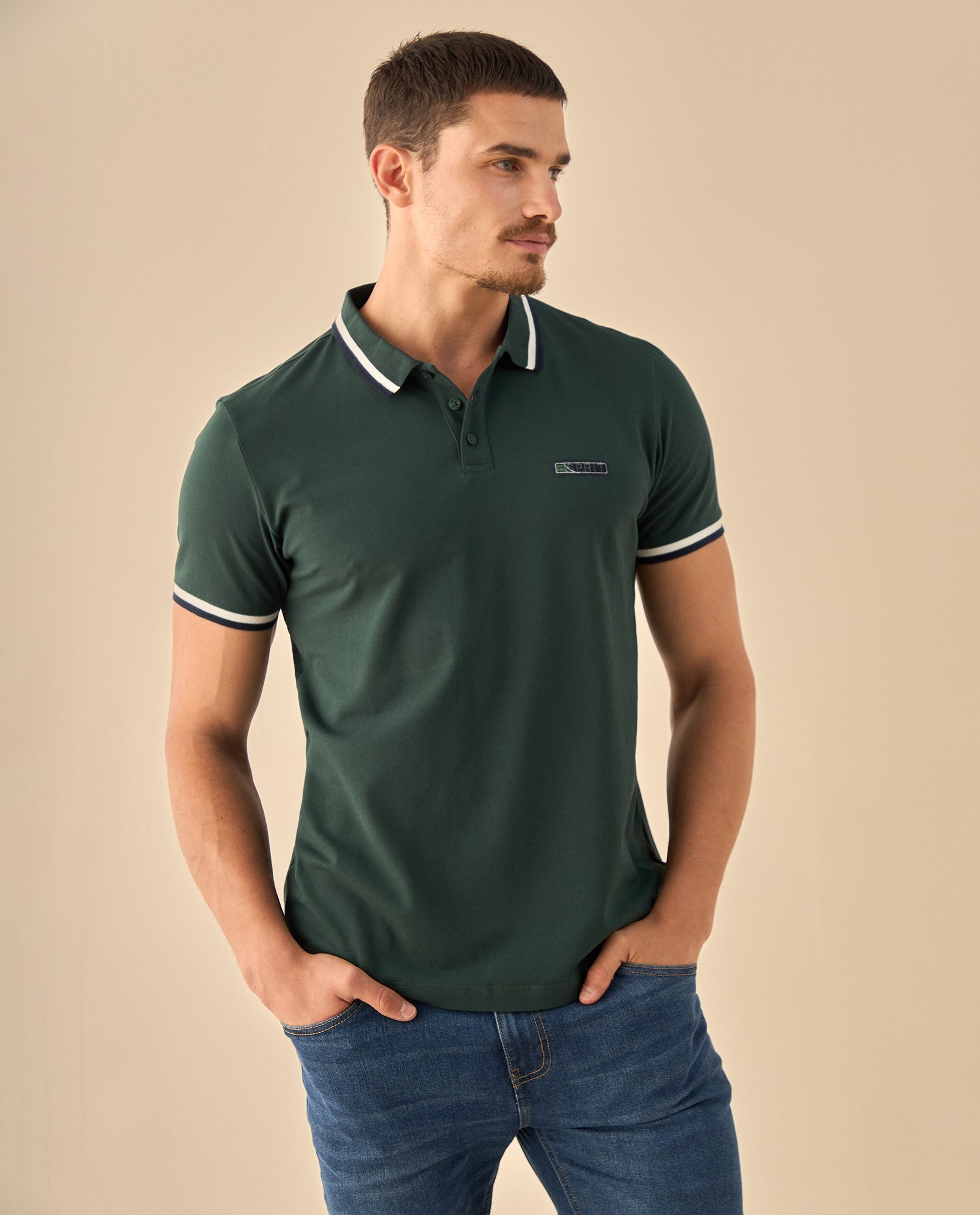 Polo con Ribetes Contrastantes - Verde 34_305G311_VER165820_0