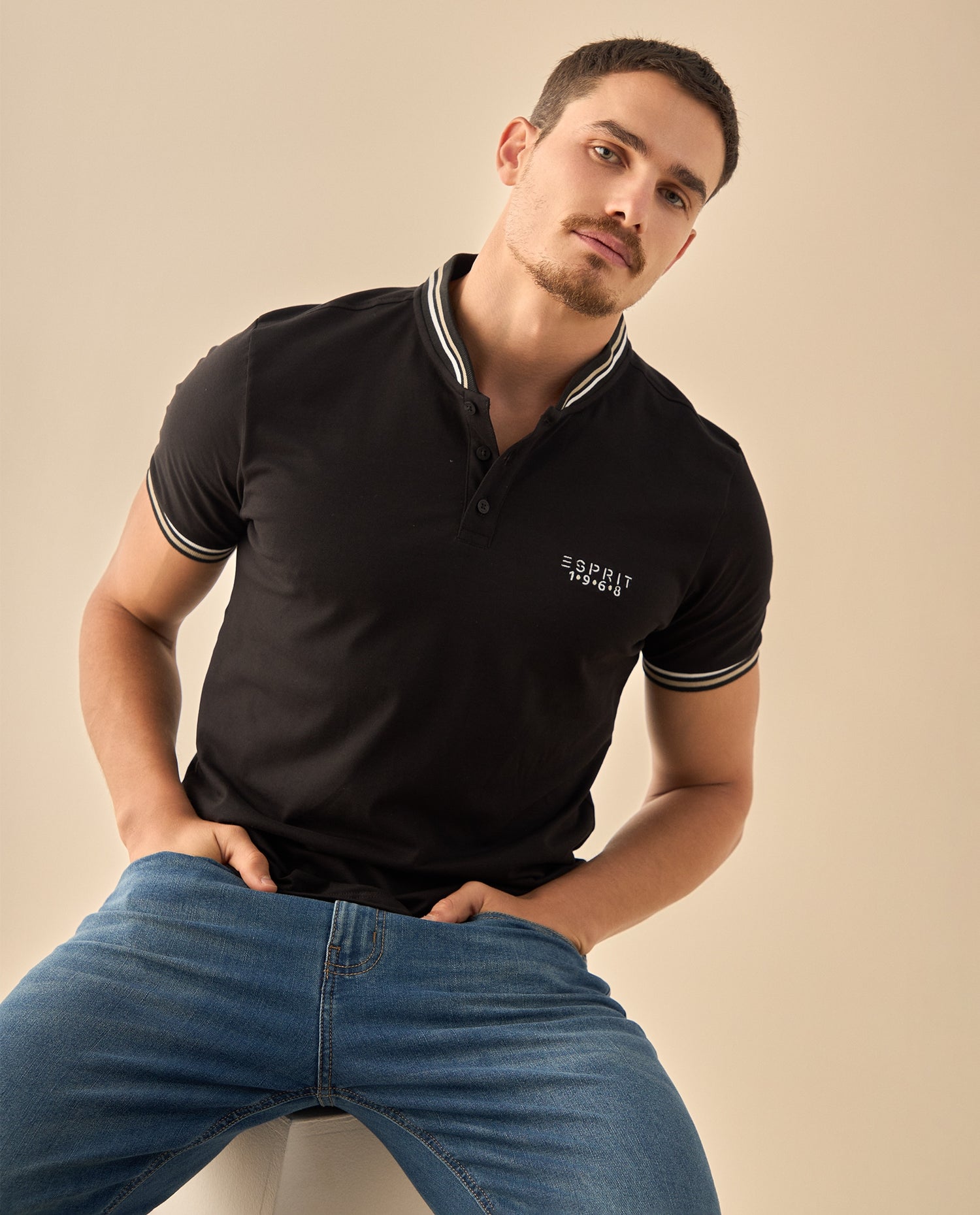 Polo con Ribetes Contrastantes - Negro