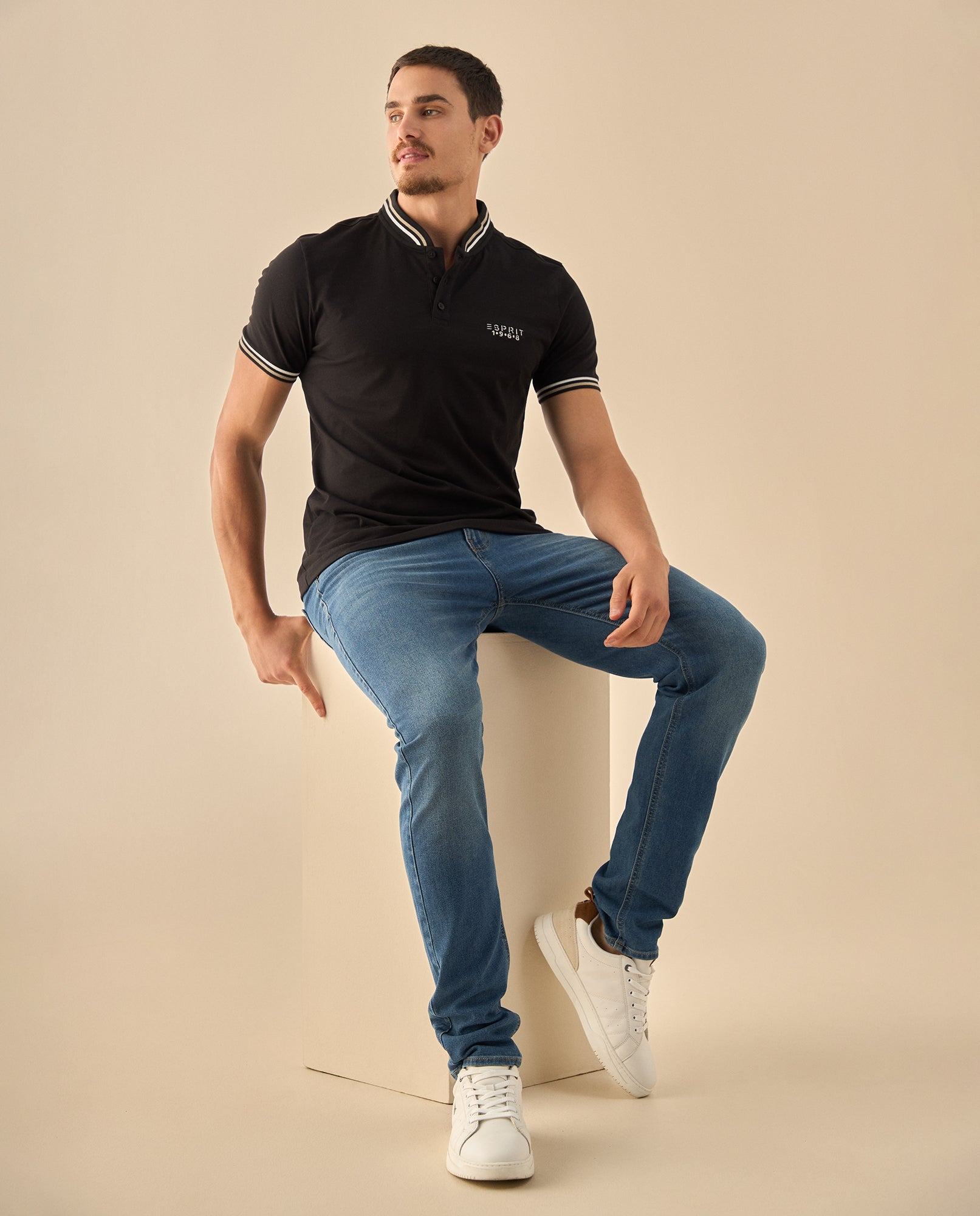 Polo con Ribetes Contrastantes - Negro 34_305G327_NEG190303_5