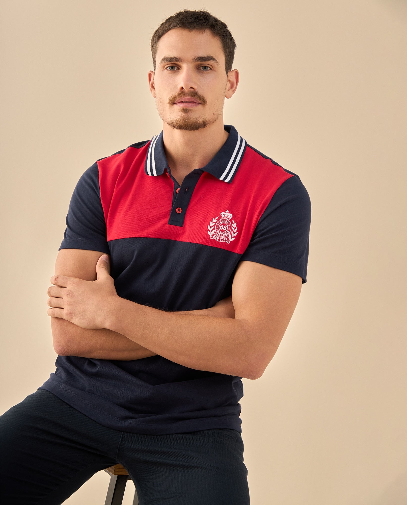 Polo Deportivo con Escudo Bordado - Azul 34_305G331_AZU194033_4