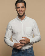 Camisa manga larga con cuello button-down y bolsillo para hombre - Blanco