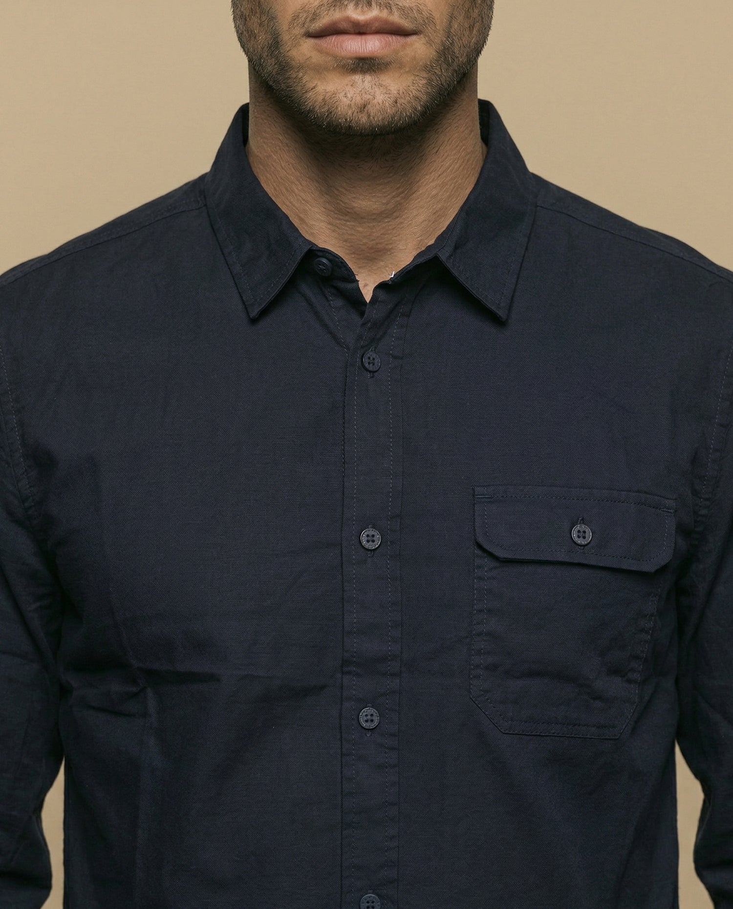 Camisa manga corta cuello camisero con bolsillo - Azul