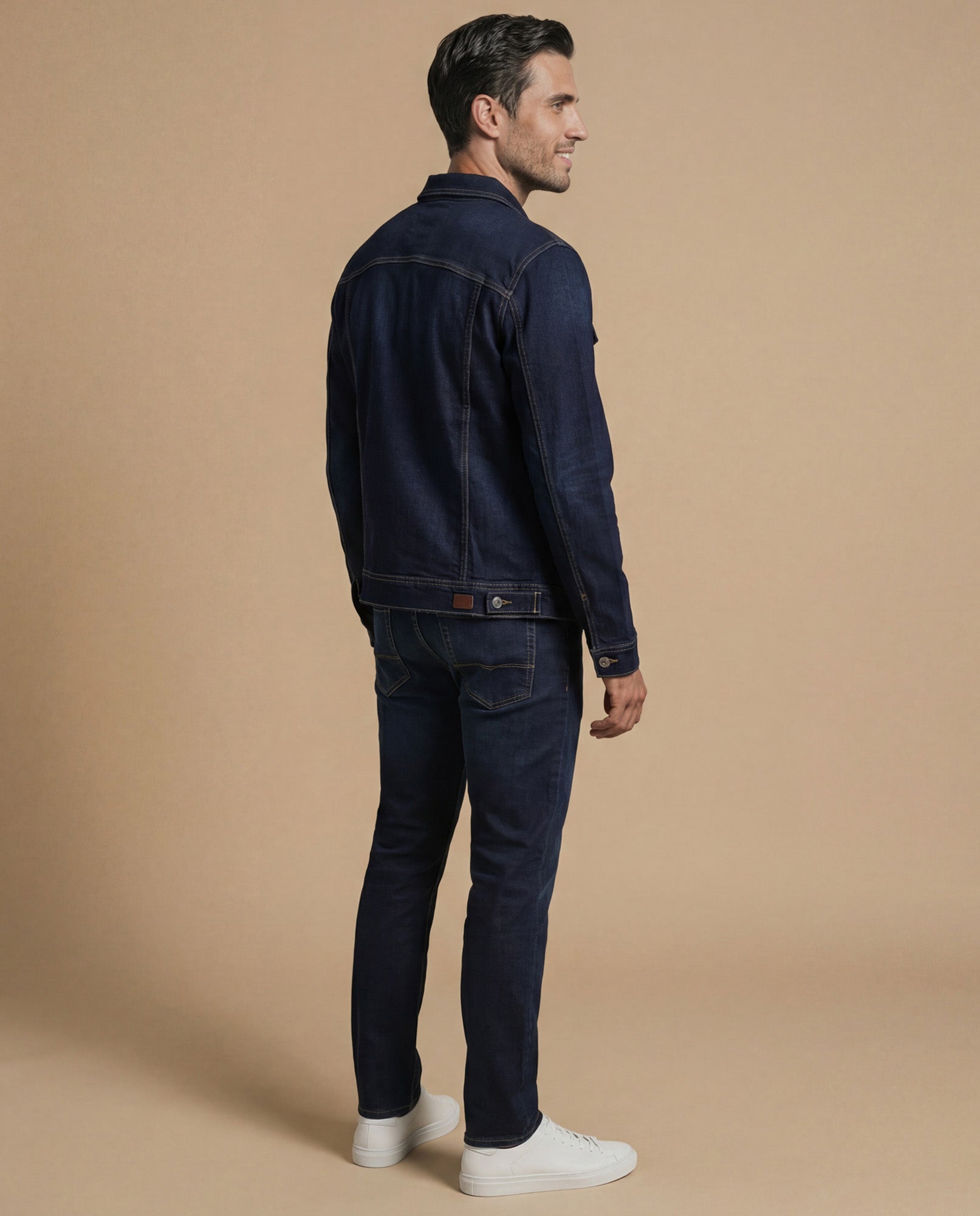 Chaqueta vaquera tipo trucker con bolsillos de parche para hombre - Azul 34_325E304_AZUA03693_3