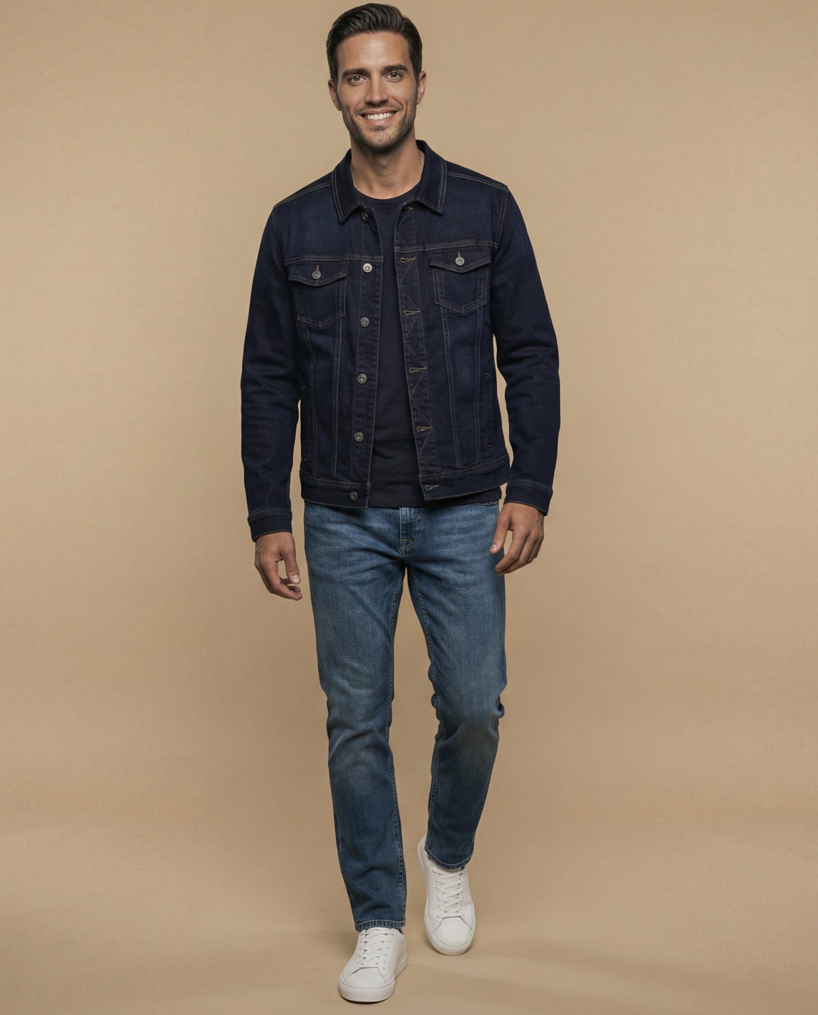 Chaqueta vaquera tipo trucker con bolsillos de parche para hombre - Azul 34_325E304_AZUA03693_5