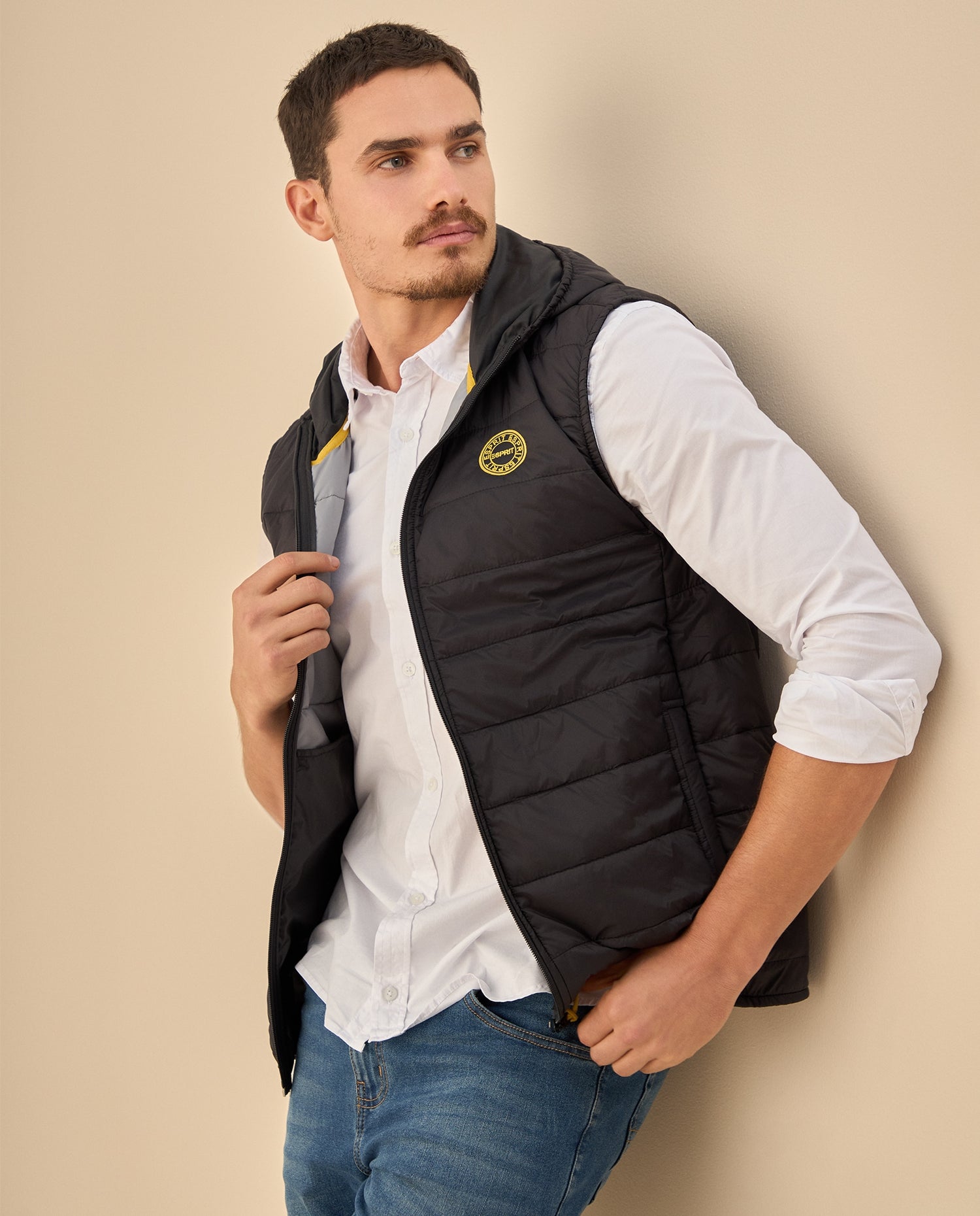 Chaleco Acolchado con Capucha - Negro