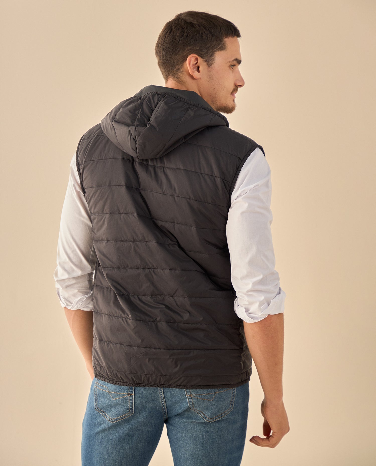 Chaleco Acolchado con Capucha - Negro