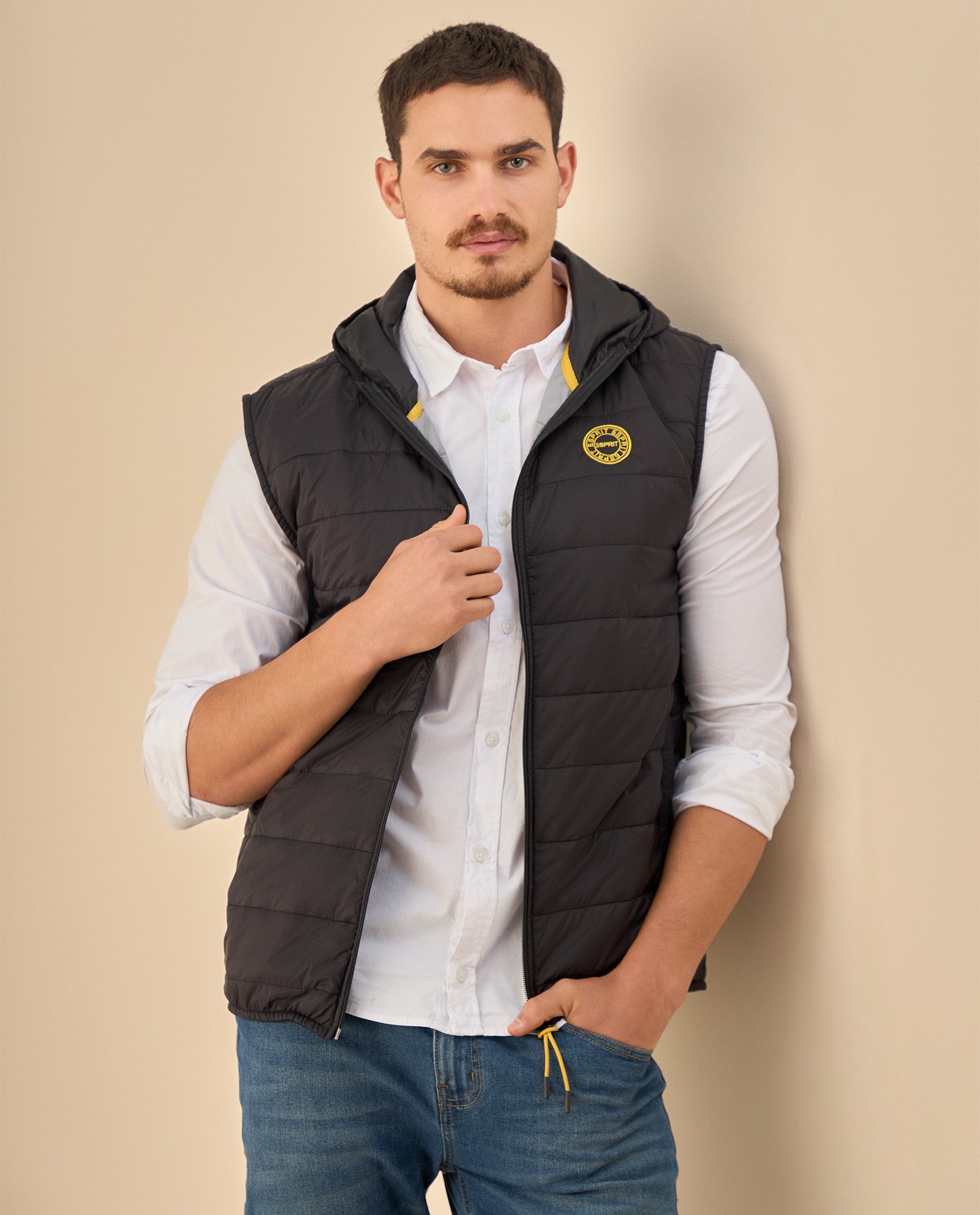 Chaleco Acolchado con Capucha - Negro 34_325G305_NEG194218_6