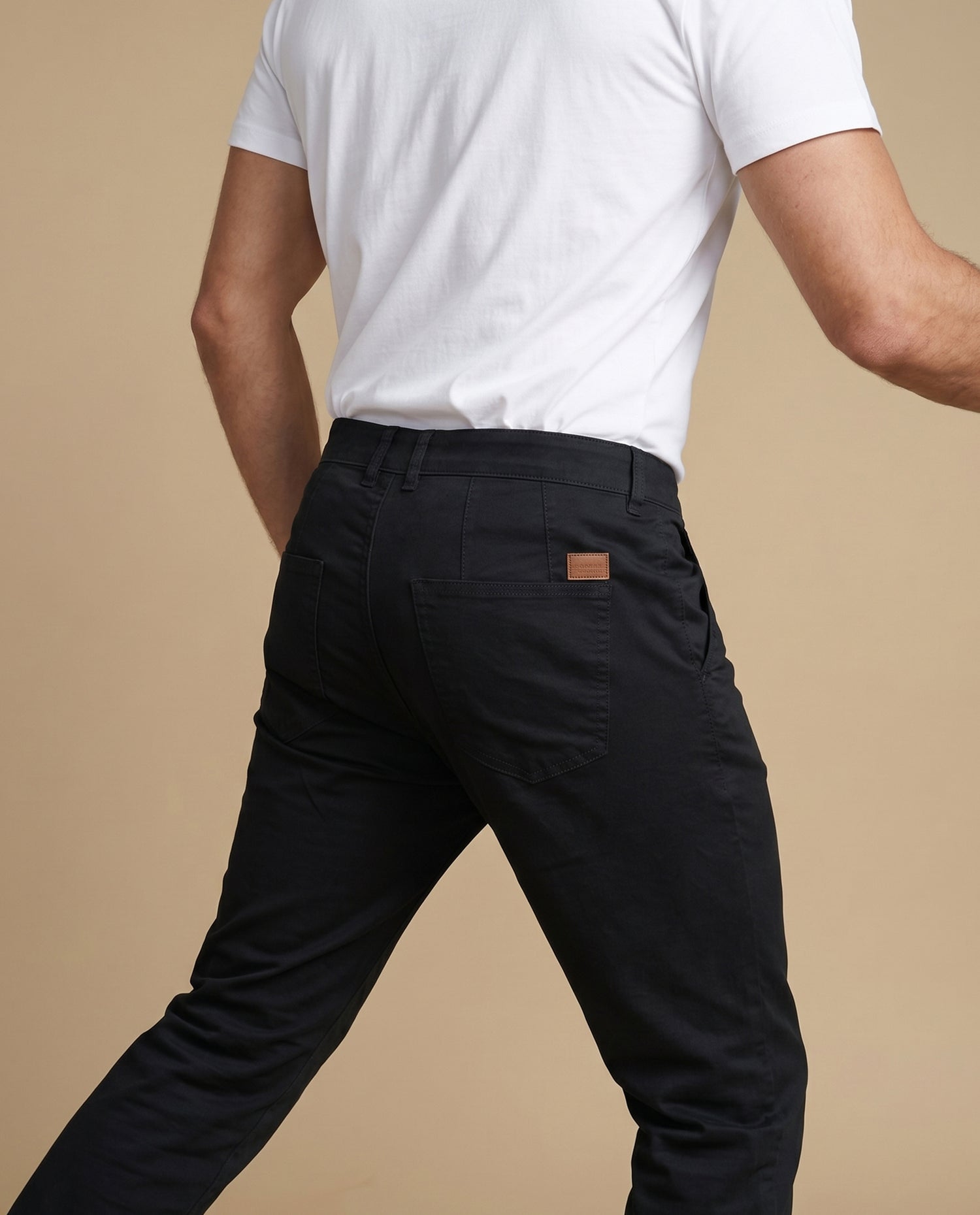 Pantalón corte slim sólido - Negro