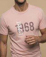 Camiseta manga corta con estampado gráfico ESPRIT 1968 para hombre - Rosa