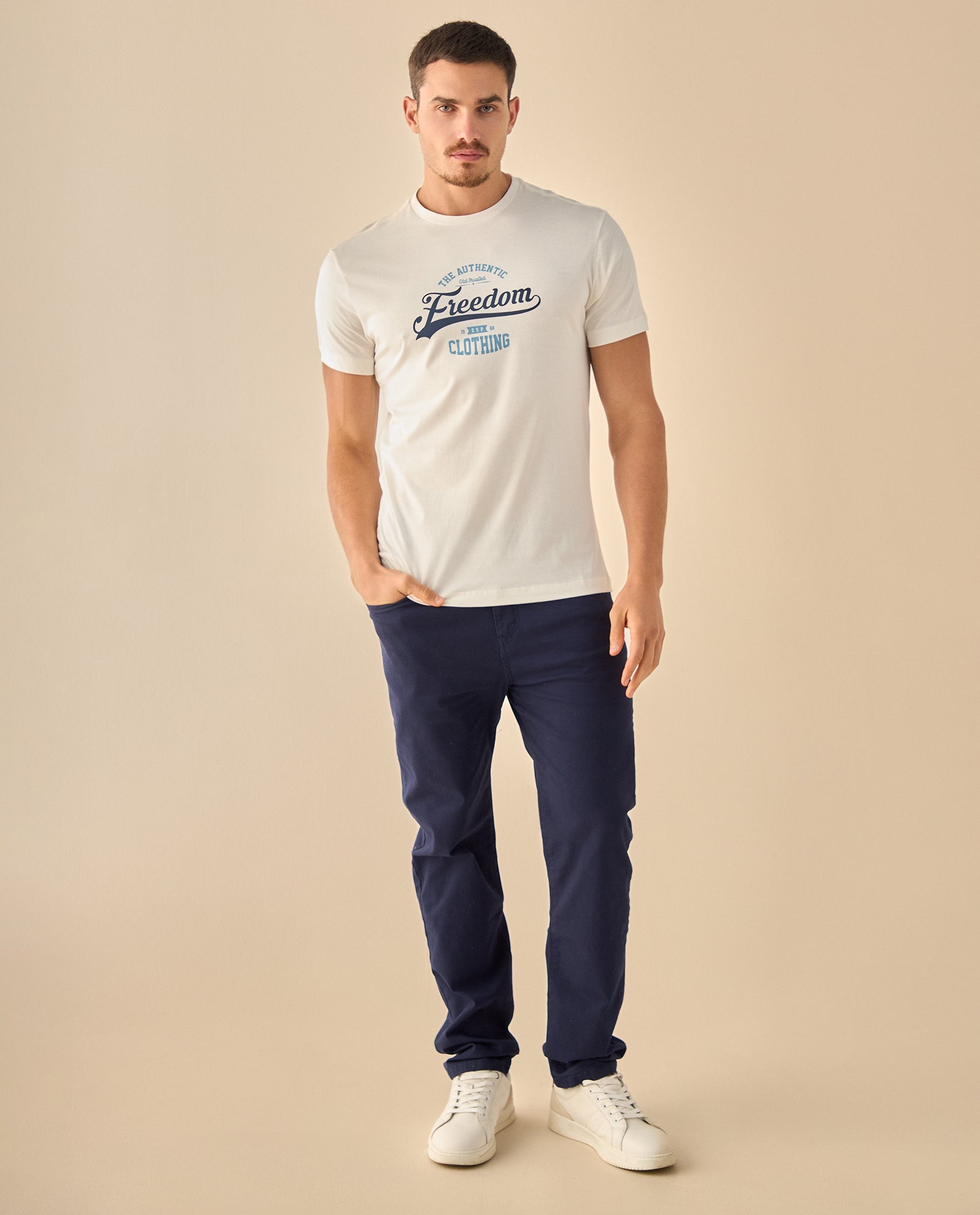 Camiseta Freedom con Estampado Vintage - Crudo 34_345G306_CRU110605_6
