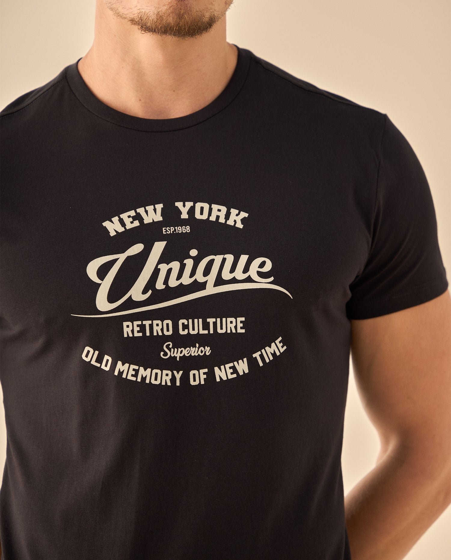 Camiseta con Estampado Retro Vintage - Negro