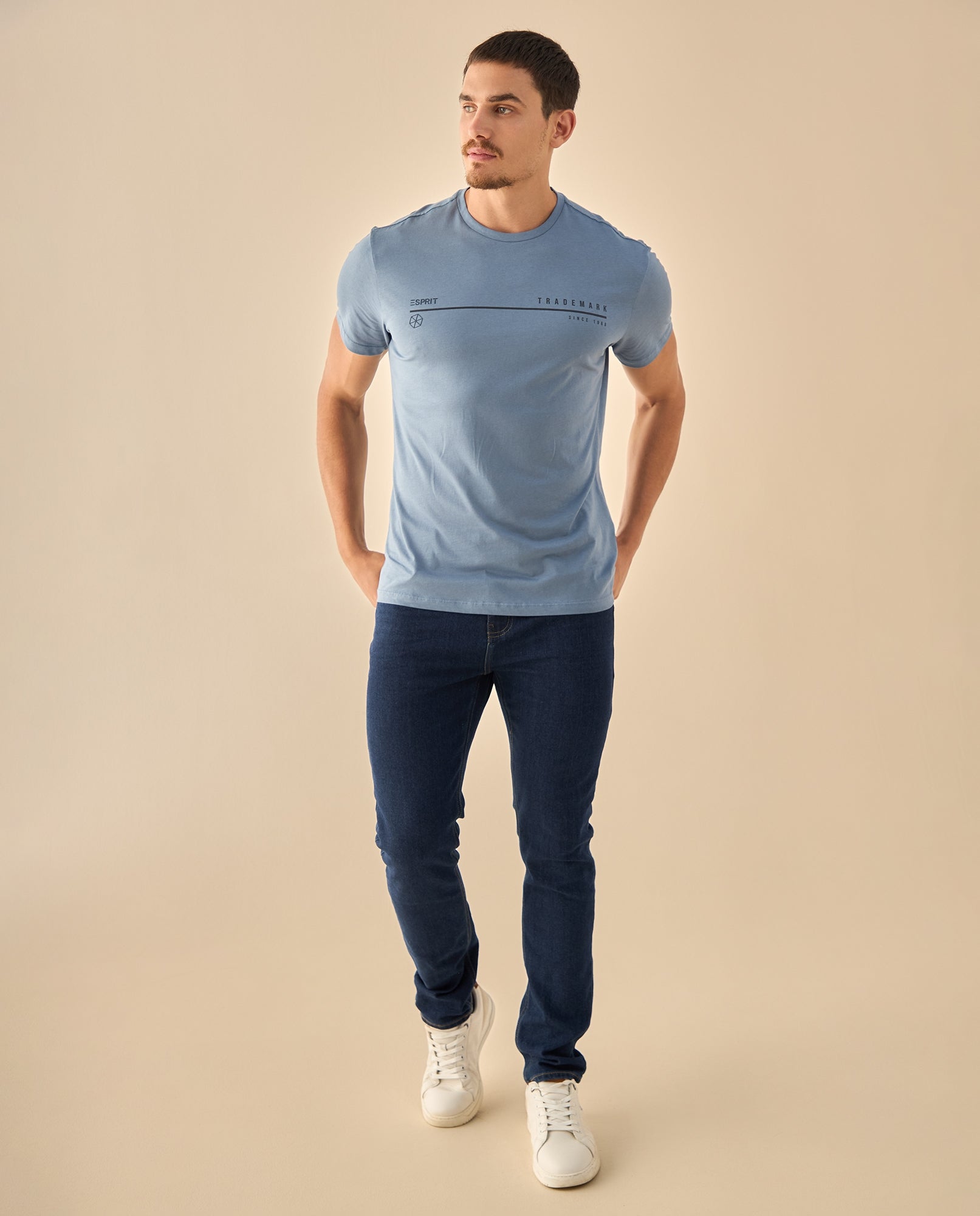 Camiseta con Estampado Gráfico TRADEMARK - Azul 34_345G320_AZU194050_5