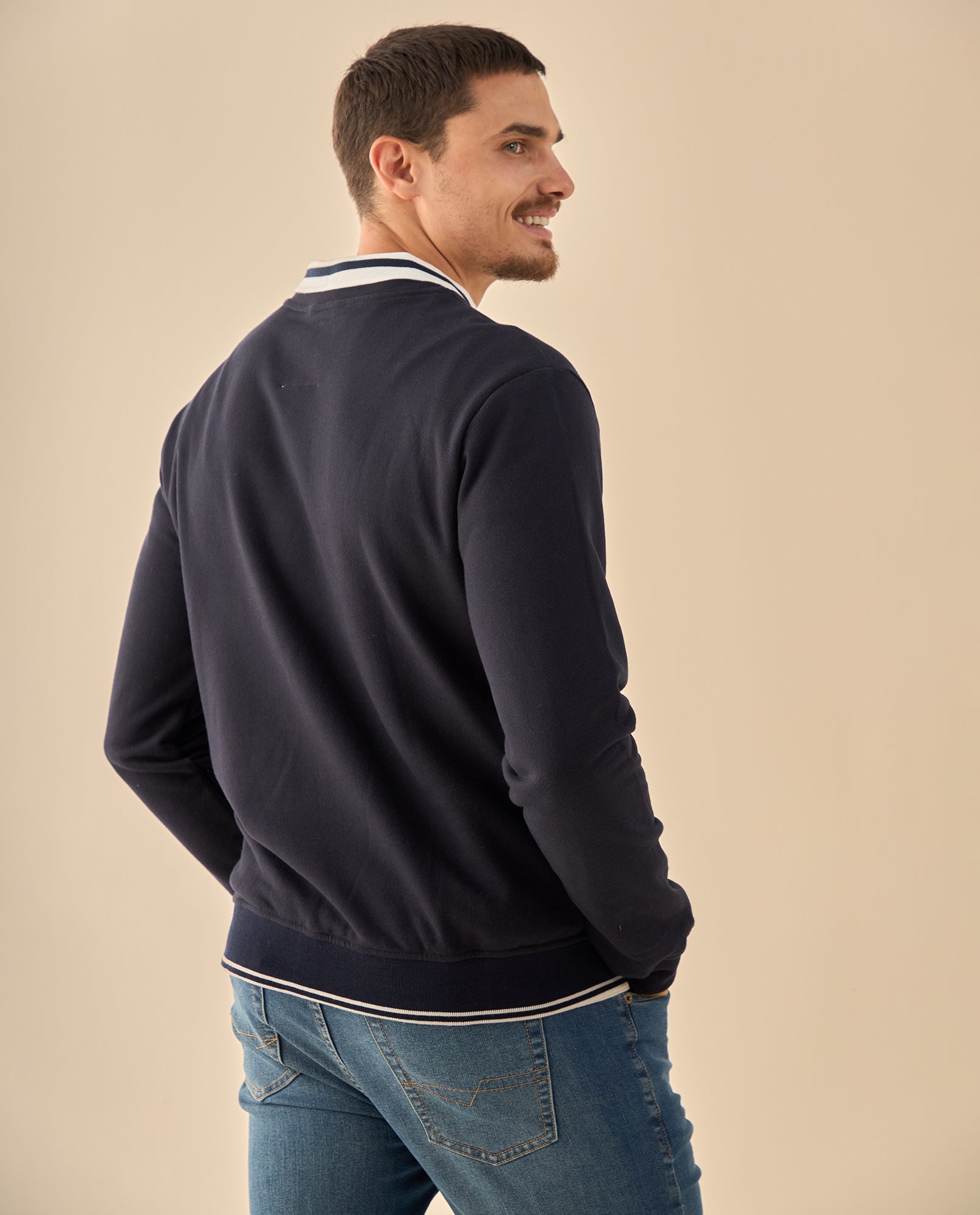 Suéter con Detalles Deportivos Cuello Redondo - Azul 34_385G302_AZU184035_4