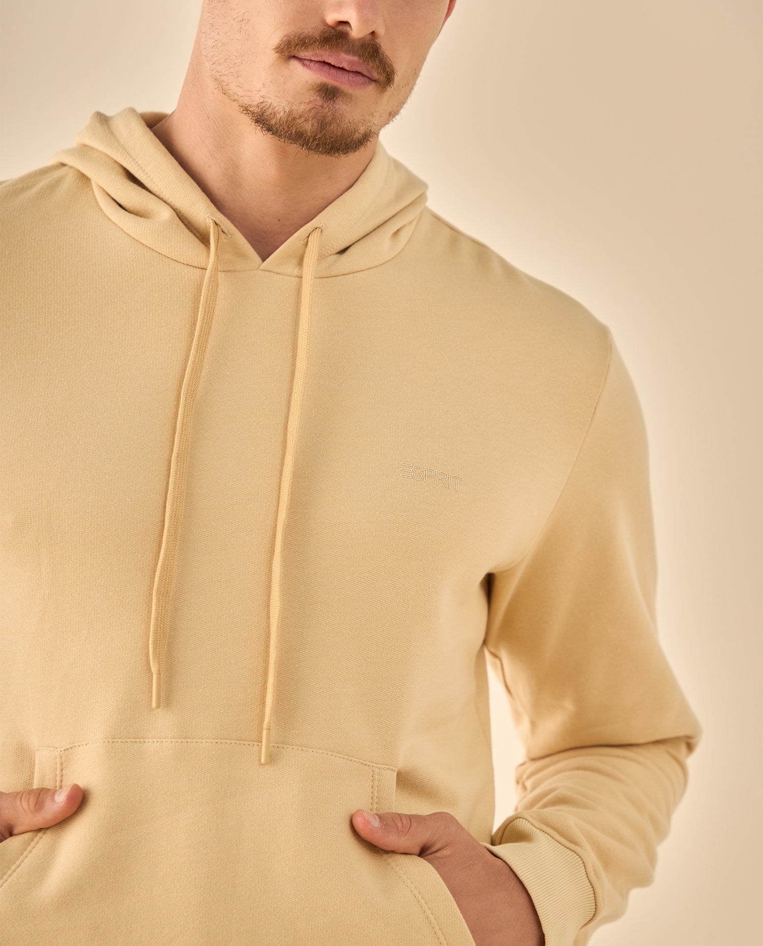 Hoodie con Detalles Deportivos - Beige