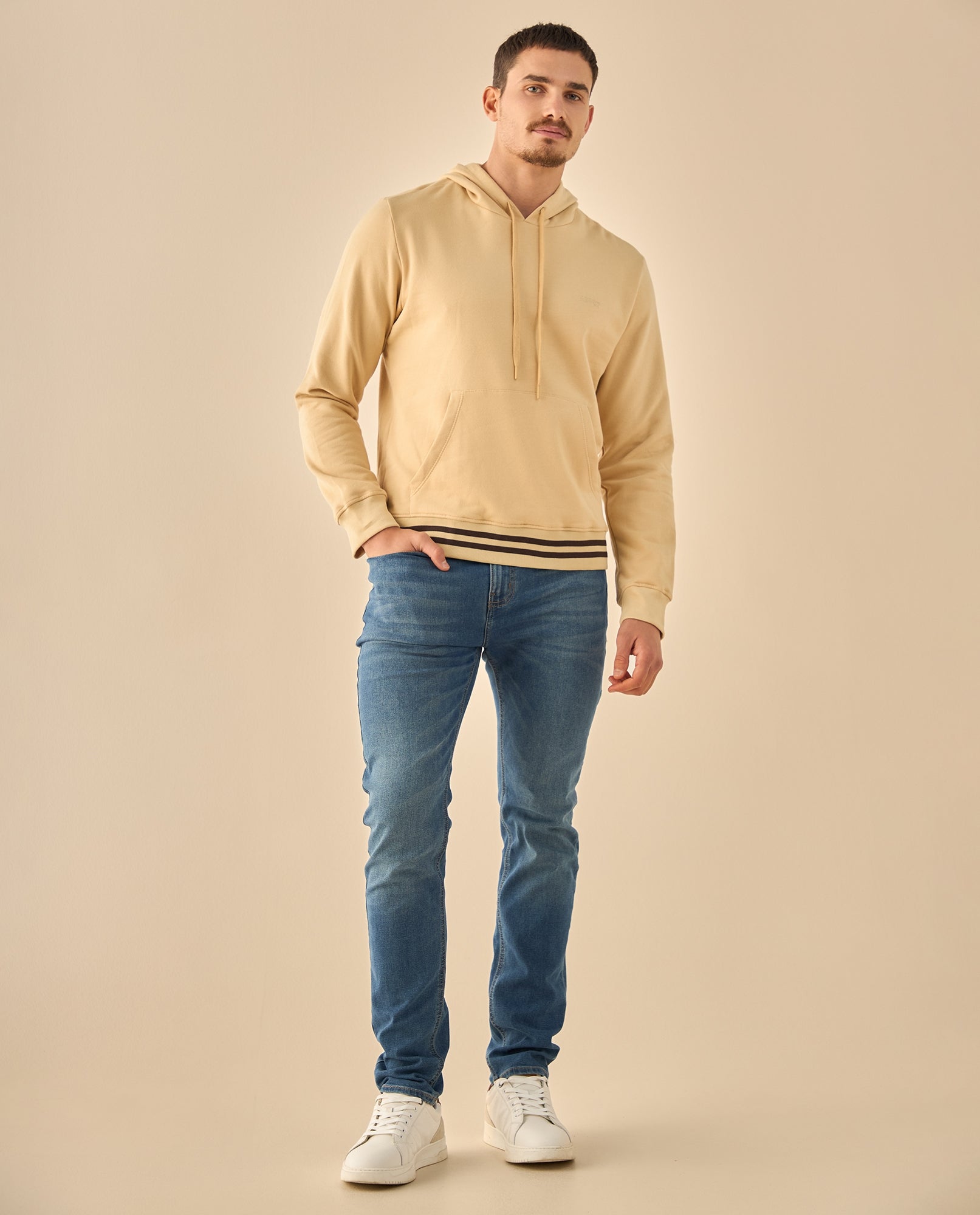 Hoodie con Detalles Deportivos - Beige 34_385G303_BEI130607_5