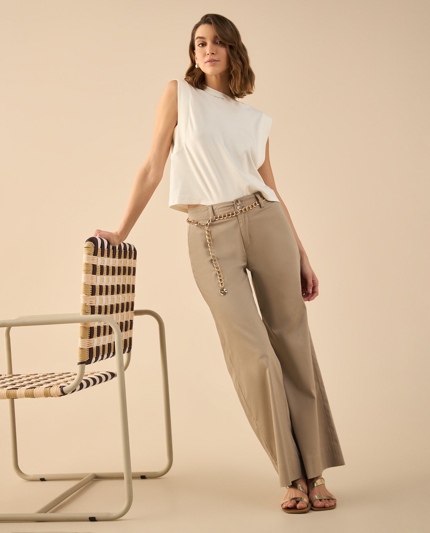 Camiseta de diseño cerrado para mujer - Crudo