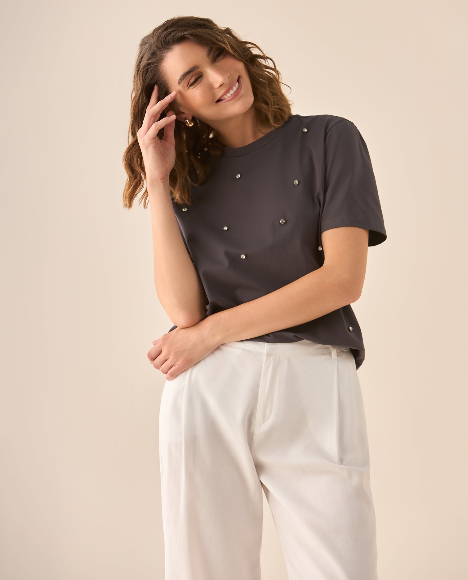 Camiseta manga corta con apliques de piedra para mujer - Gris 34_403G008_GRI190203_0
