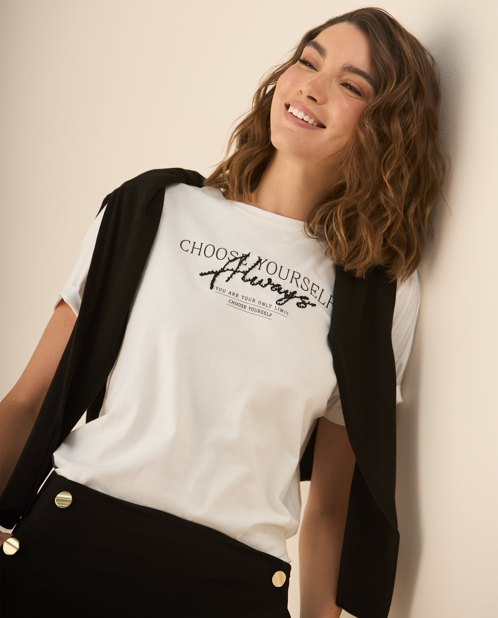 Camiseta maga corta con estampado y bordado para mujer - Crudo 34_403G120_CRU110507_0