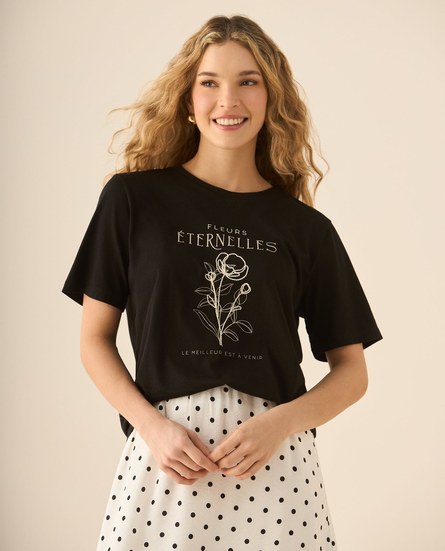 Camiseta maga corta con estampado y bordado para mujer - Negro