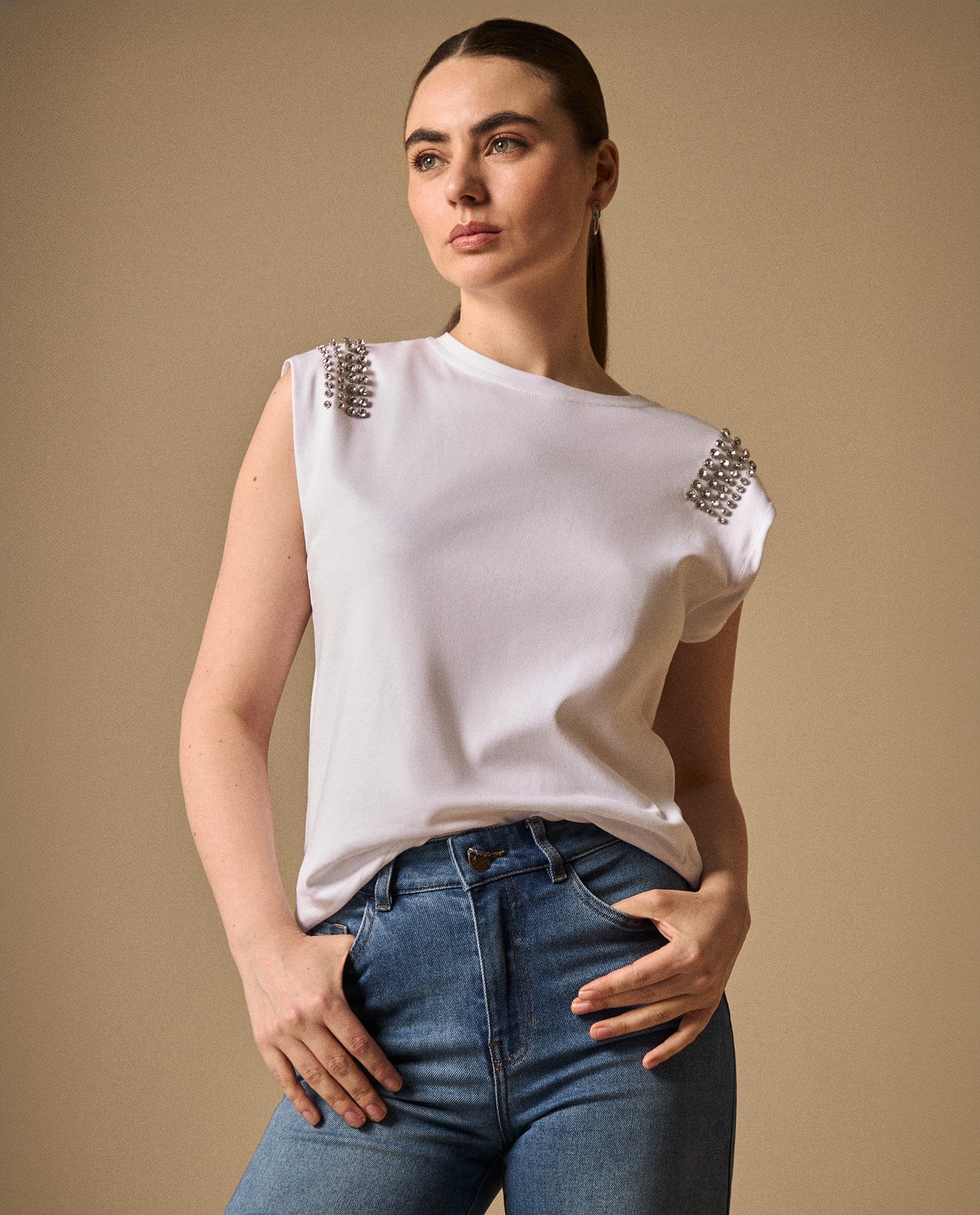 Camiseta Blanca con Aplicaciones Metálicas - Blanco
