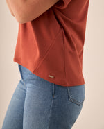 Camiseta Art Is Truth con Bordado Brillante - Naranja