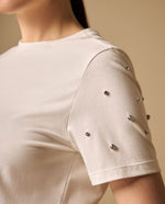 Camiseta Blanca con Tachuelas Metálicas - Blanco