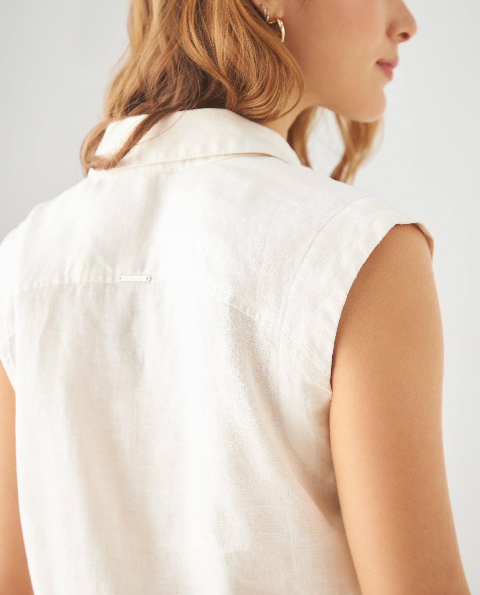 Camisa anudable en ruedo para mujer - Crudo 34_411F037_CRU110602_6