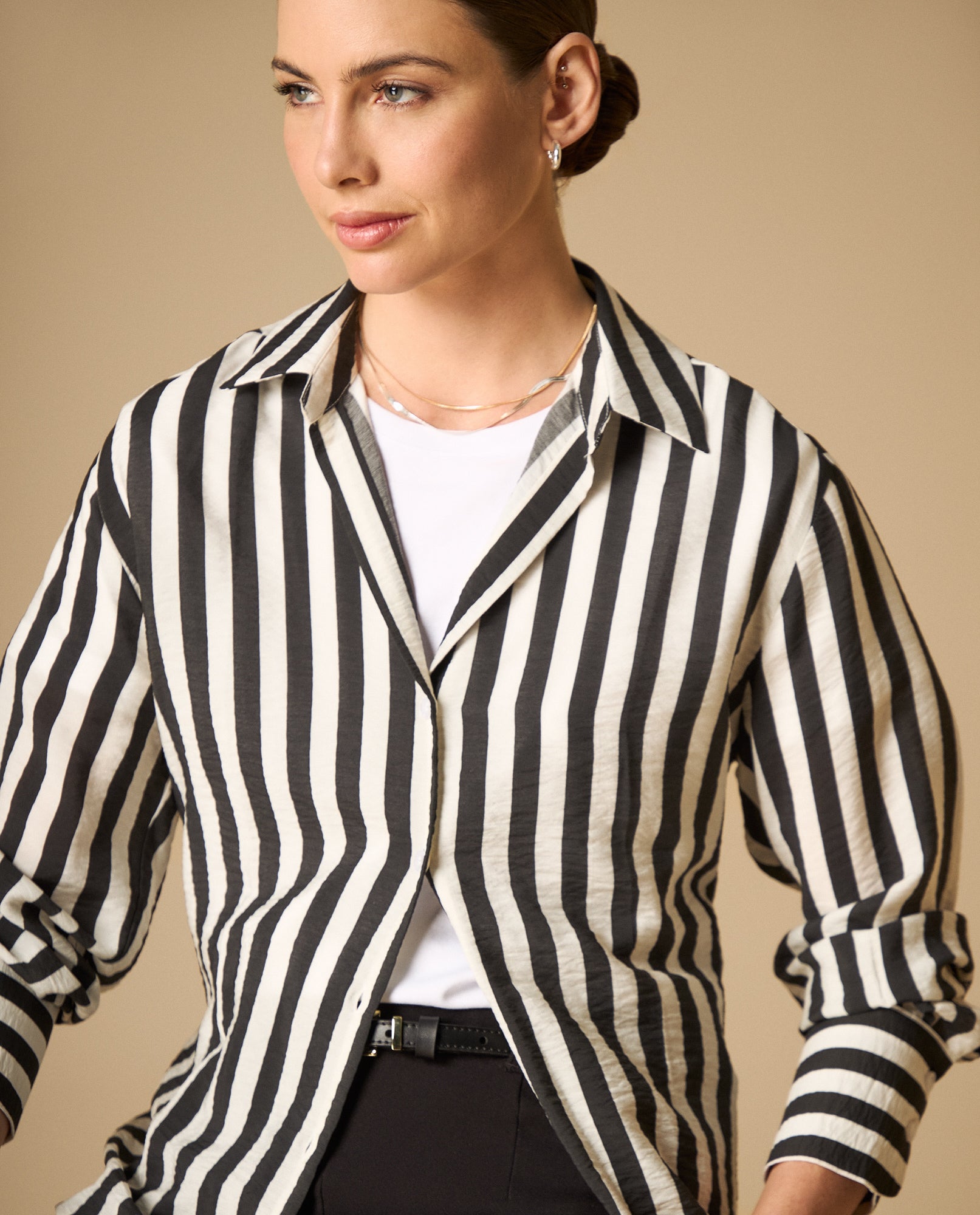 Camisa manga larga cuello camisero tejido fluido - Negro 34_411H000_NEG190303_0