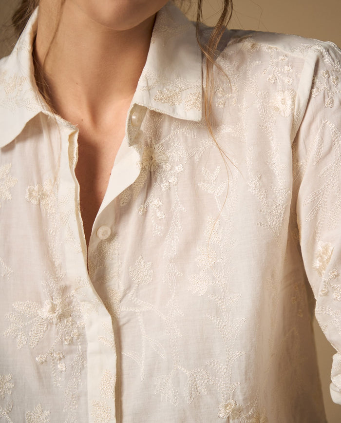 Camisa camisera manga larga con bordado floral - Blanco 34_412H017_BLA114202_3