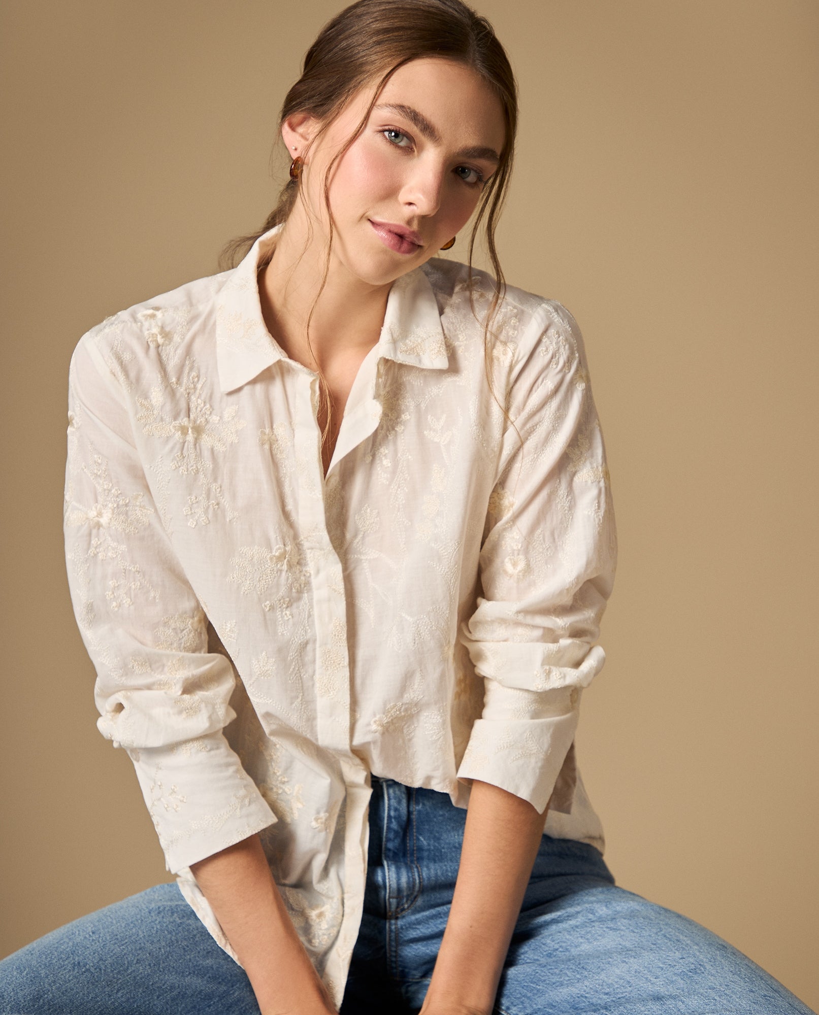 Camisa camisera manga larga con bordado floral - Blanco 34_412H017_BLA114202_5