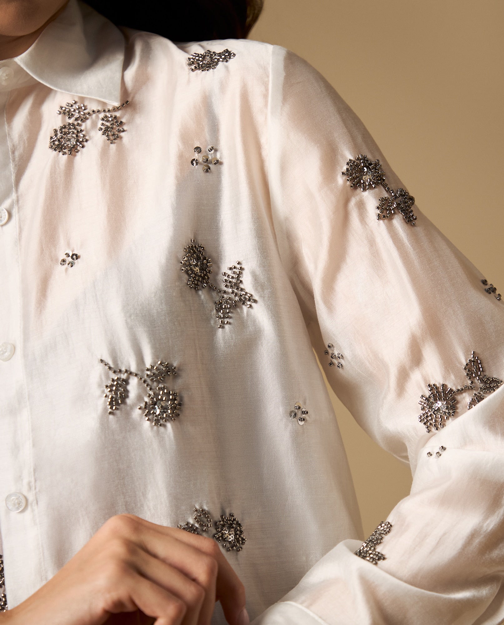 Camisa manga larga con bordado floral - Crudo 34_412H209_CRU120605_4