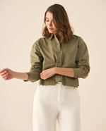 Camisa manga larga con bolsillos de tapa para mujer  - Verde