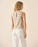 Camisa de corte en A y estampado animal print para mujer  - Beige