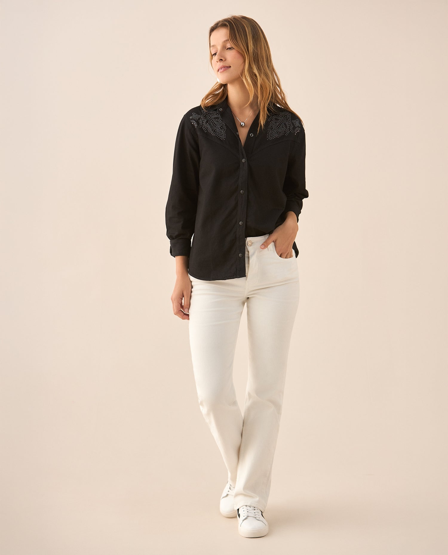 Camisa manga larga con apliques para mujer - Negro