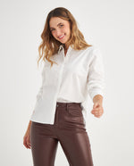 Camisa con aplique decorativo en cuello - Blanco