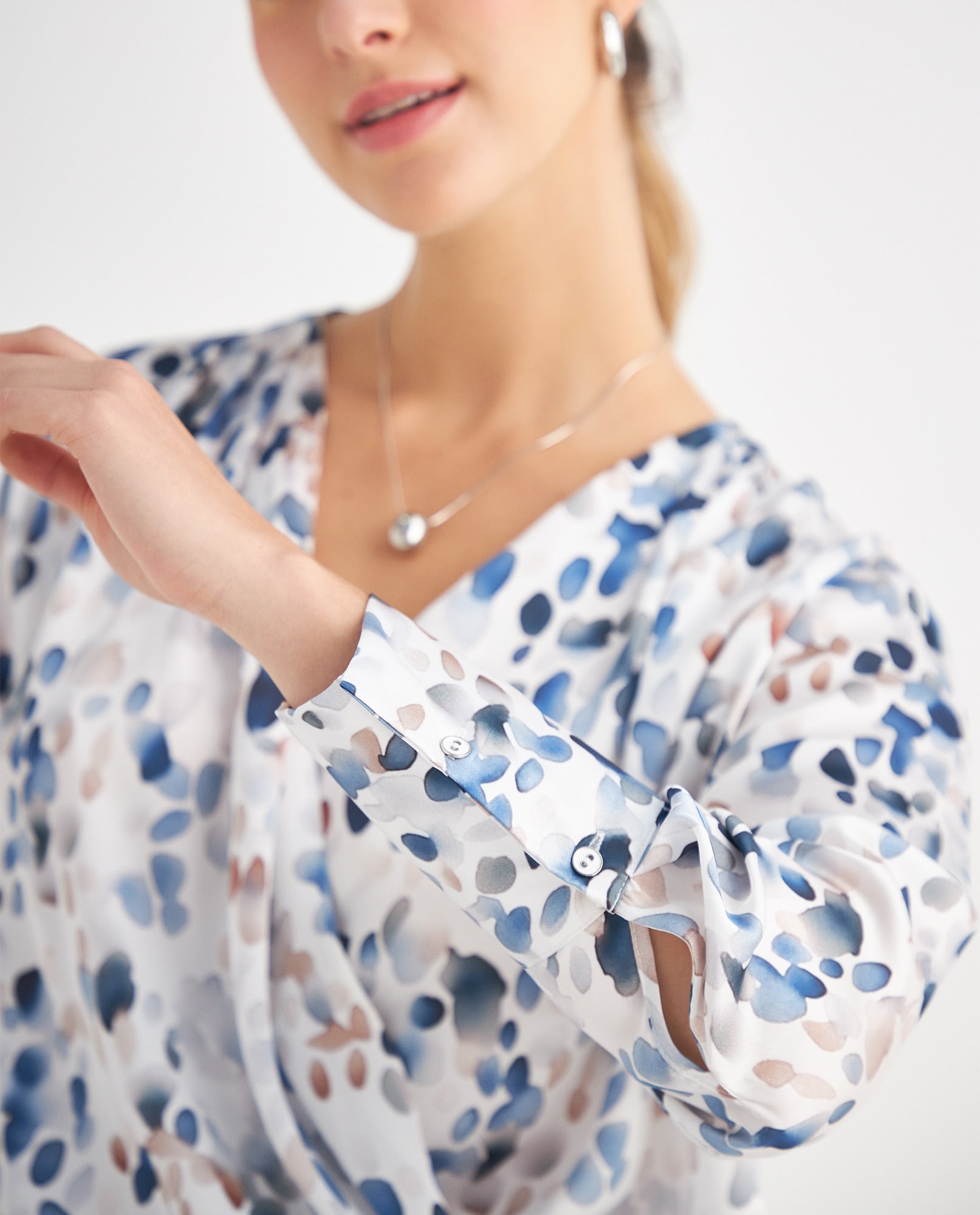 Camisa con estampado abstracto para mujer - Crudo 34_419F050_CRU110604_3