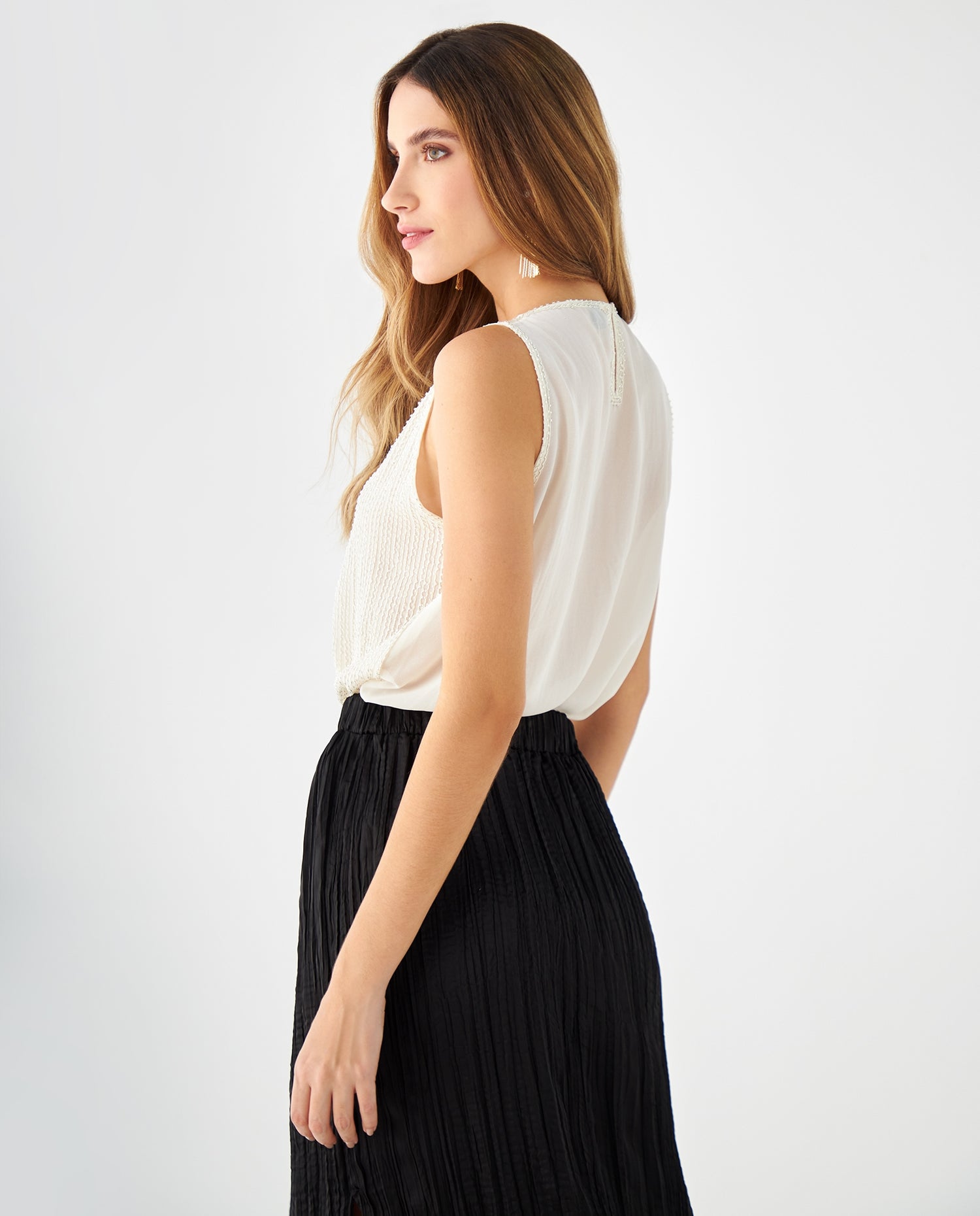 Camisa con apliques decorativos para mujer - Crudo