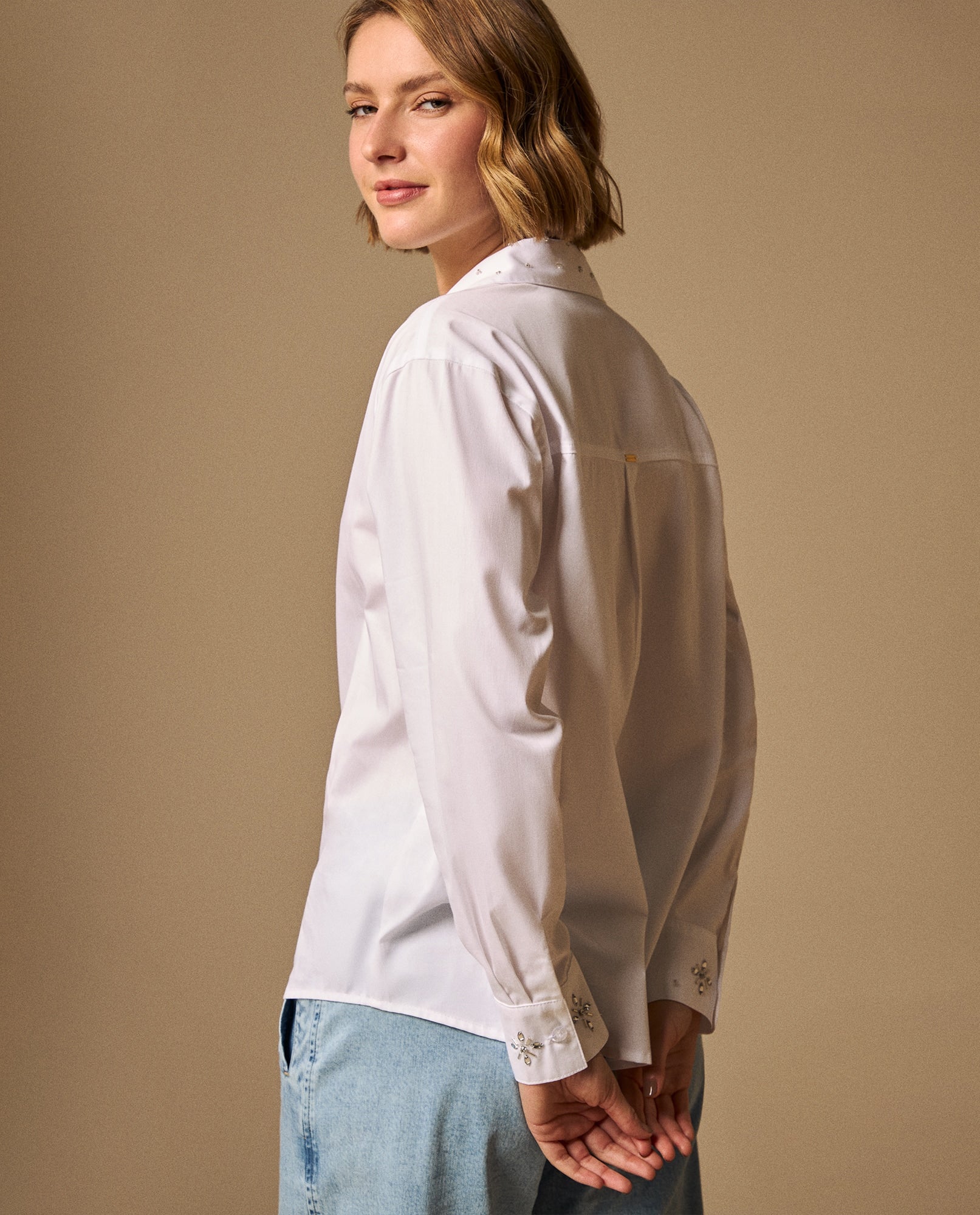 Camisa con Bordados Florales - Blanco 34_419G017_BLA110601_5