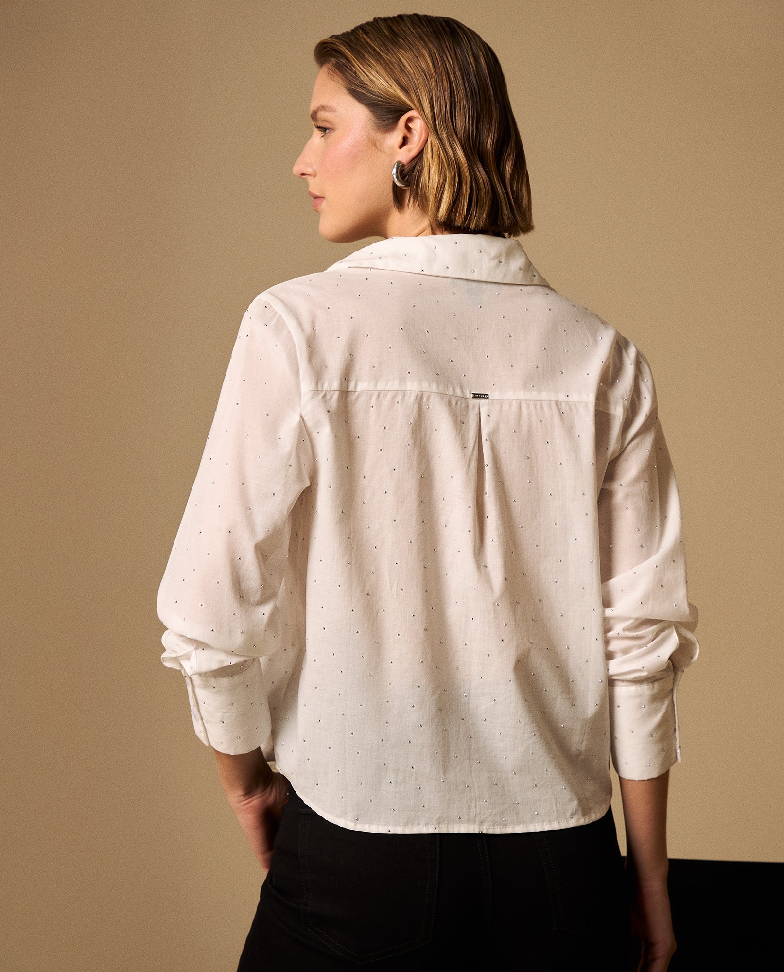 Camisa con Micro Puntos Negros - Blanco 34_419G027_BLA114001_5