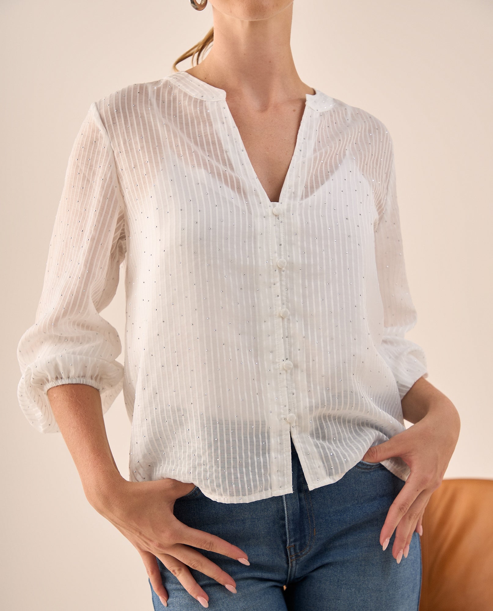 Camisa Blanca con Textura Rayada y Detalles Brillantes - Blanco 34_419G201_BLA110700_4