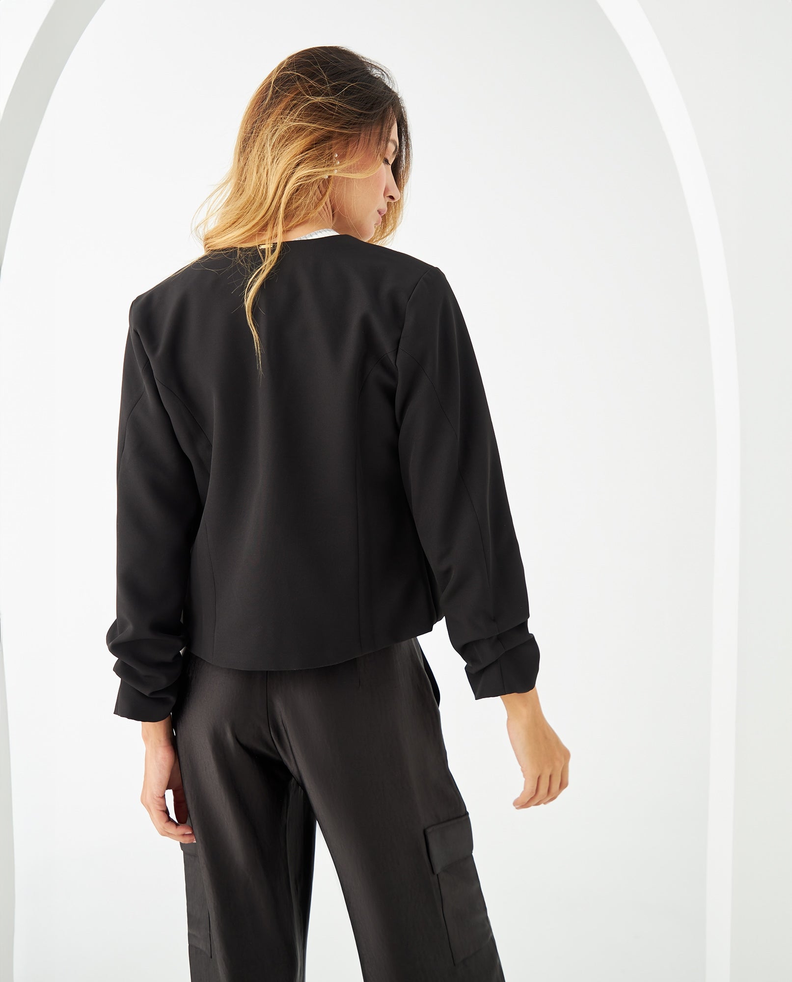 Blazer con detalles bordados para mujer - Negro 34_421F020_NEG193909_5