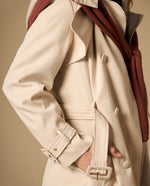 Trench con cinturón y detalle en puños - Crudo