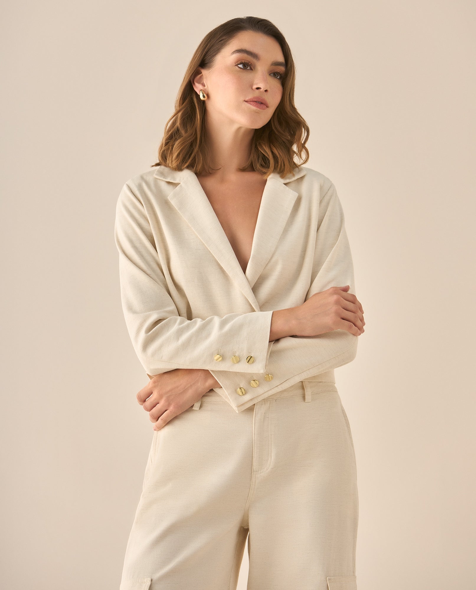 Chaqueta de largo pretinero con cuello de solapa y hombreras para mujer - Crudo 34_423G006_CRU110105_3