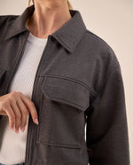 Chaqueta Negra con Cremallera y Bolsillos - Negro