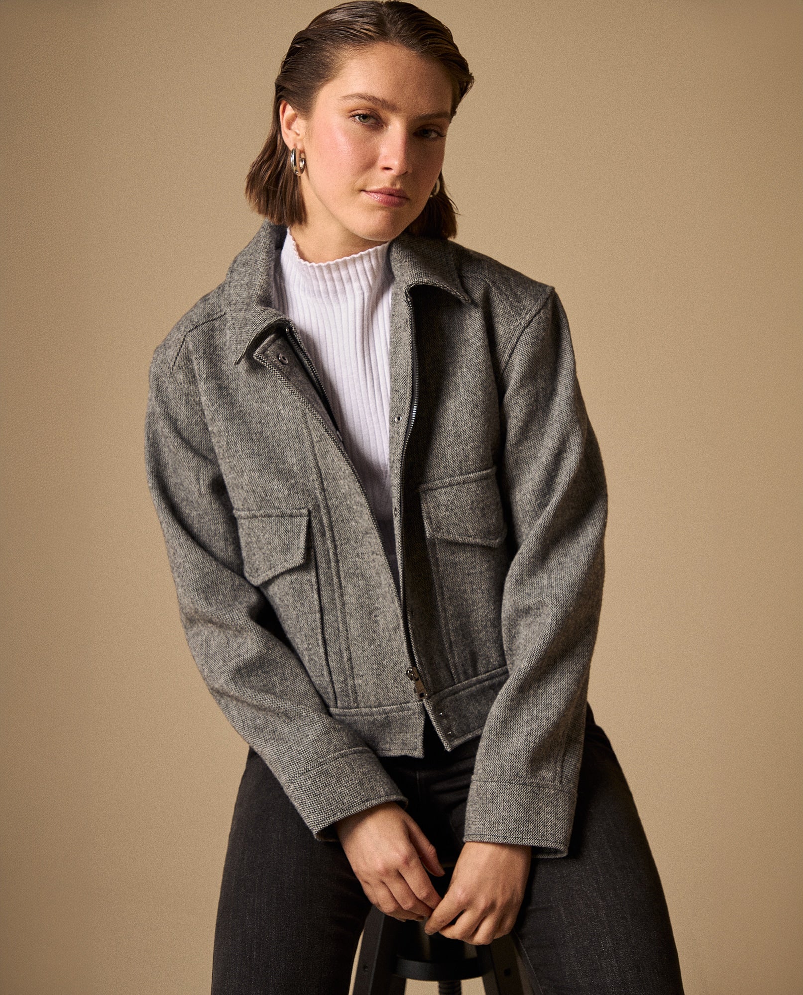 Chaqueta Bomber Gris con Textura Espiga - Negro 34_429G204_NEG194003_3