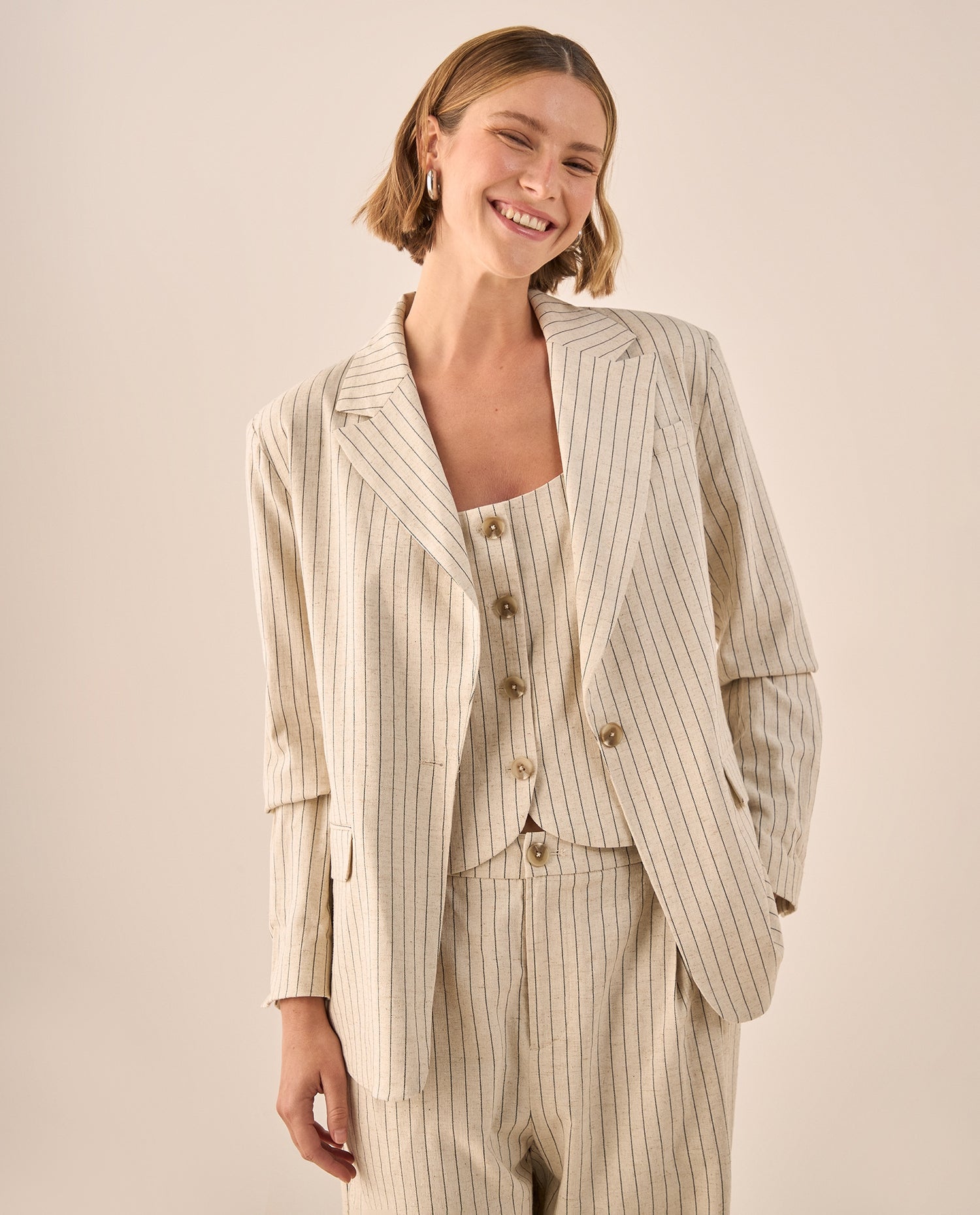 Blazer Beige con Rayas y Corte Oversized - Beige