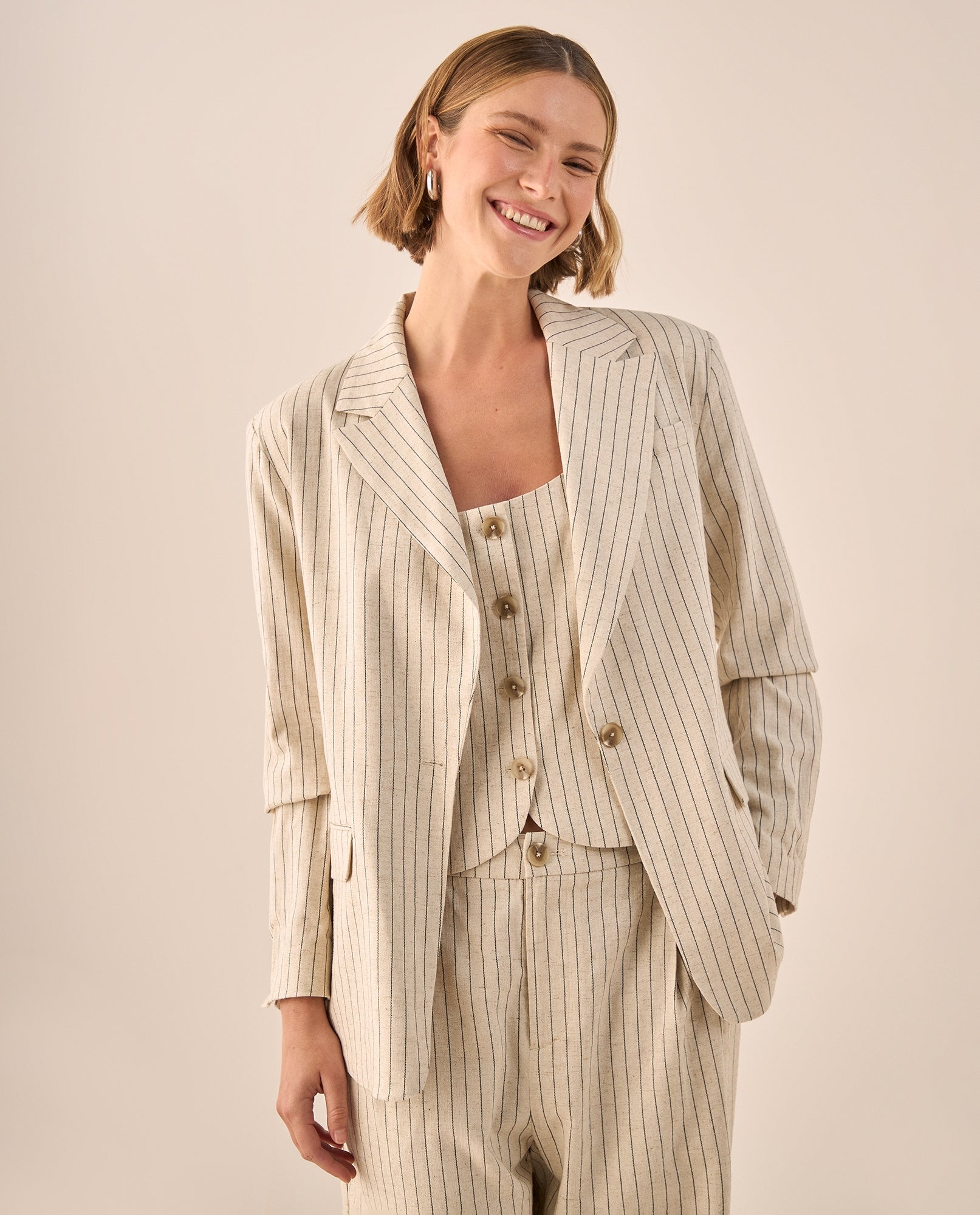 Blazer Beige con Rayas y Corte Oversized - Beige 34_429G206_BEI141012_4